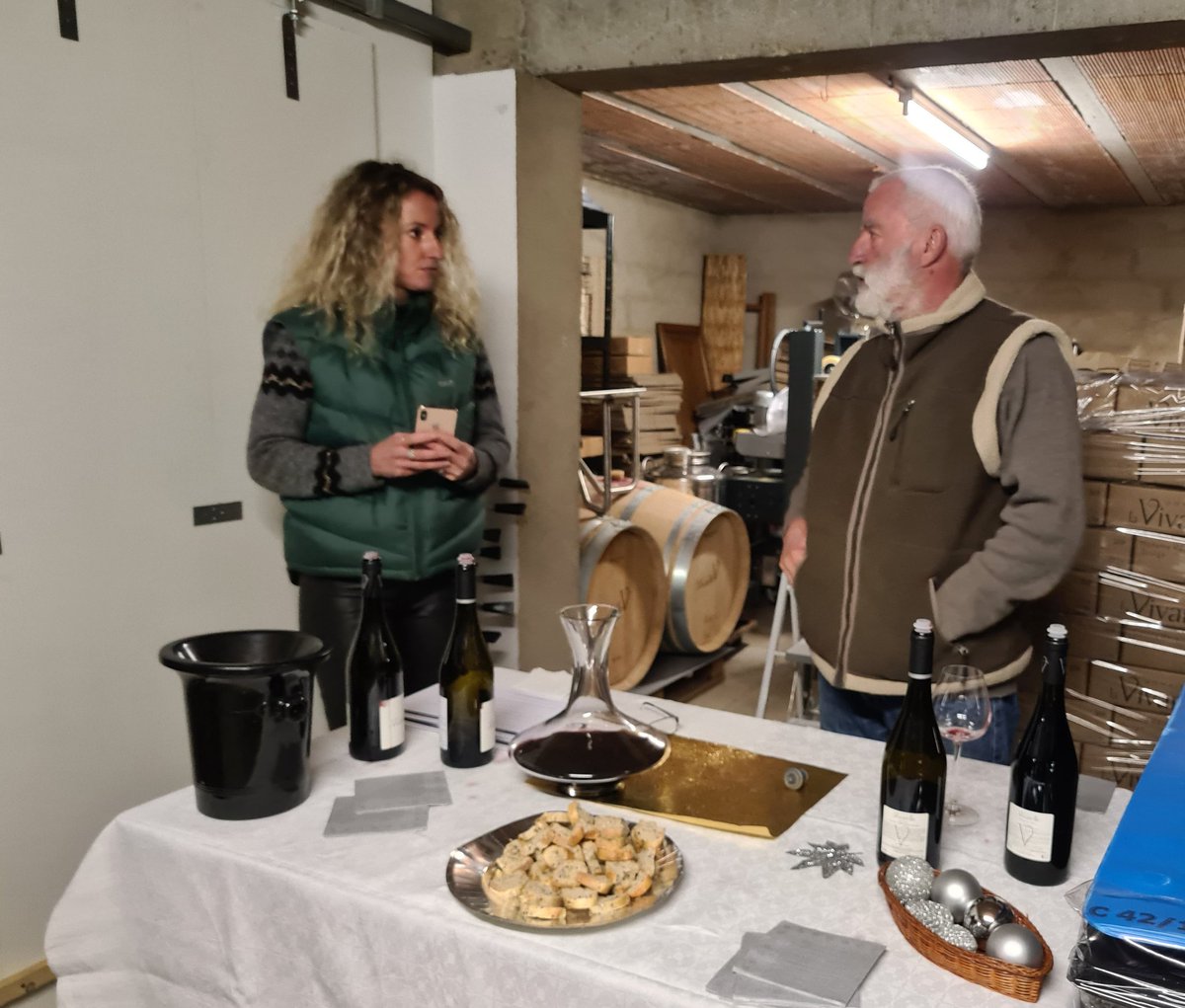 benoit51390's tweet photo. [Un après-midi pas comme les autres]
•
Quand le domaine @LaVivarelle ouvre ses portes, il y a toujours de belles choses à découvrir.
•
Accords mets et vins 
•
Évolution de #Bazeloup depuis la création du domaine.
•
Coup de ❤ pour #Bazeloup 2015 et 2017
•
Merci @lawineista https://t.co/tek6b94DIU