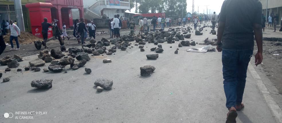 InnocentMirimo3's tweet photo. Monsieur béton on est joue pas avec Goma.  Voilà aujourd'hui Goma démontre  qu'elle est une ville révolutionnaire de la république. @EndetaCedrick01 @LwarhibaM @7sur7_cd @wembi_steve @soniarolley @basealoimba @JeannineFalanga https://t.co/ALXahL966l