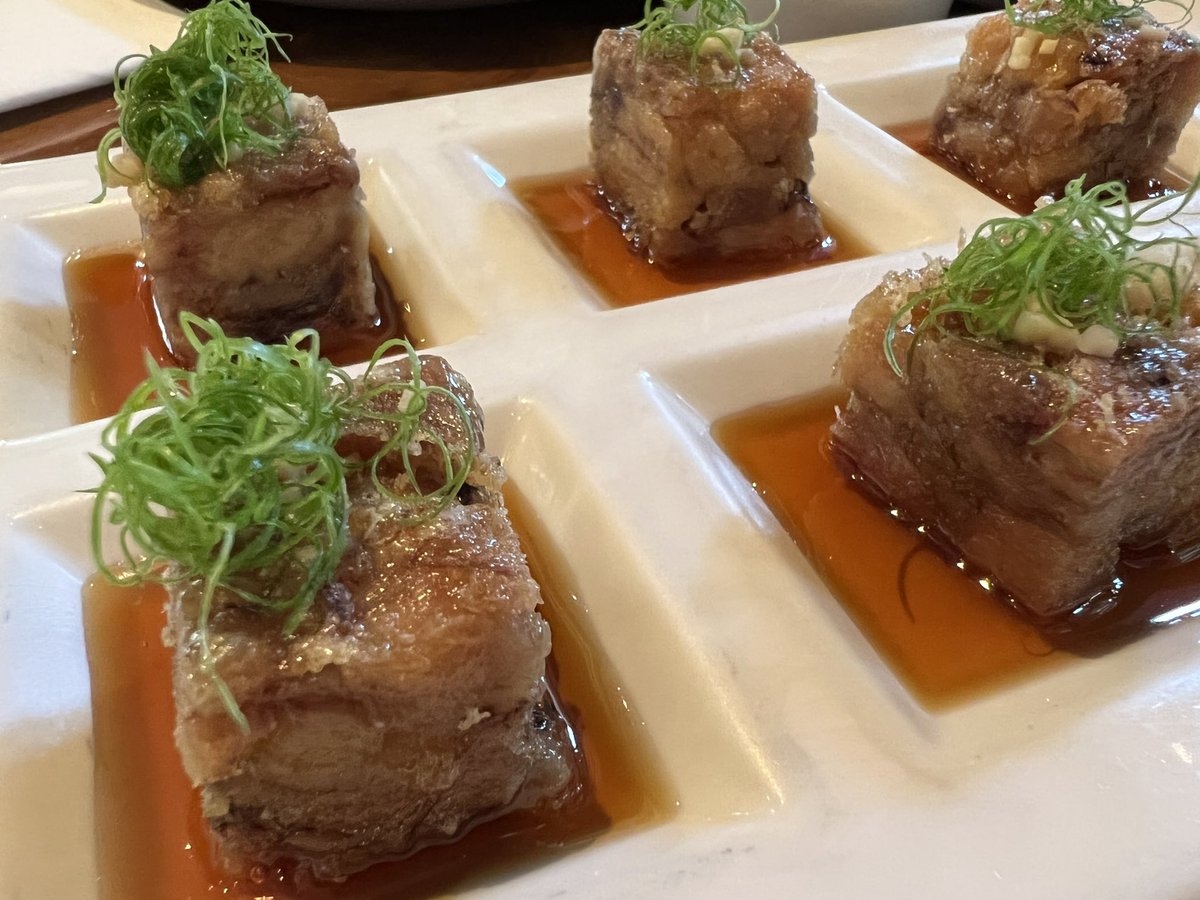 RockyEatsX's tweet image. The Table, Colaba … a peaceful and easy place to hang in with some refreshing and beautifully presented food. A good watering hole before we move on to our main destination, which by the way, no one’s guessed so far .. #wherearewegoing