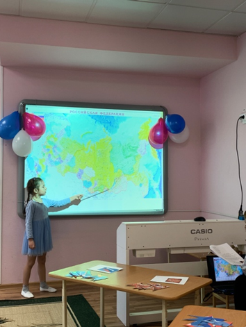 В МБДОУ «Детский сад №229» г.о.Самара организован «Проект - Растим патриотов России»  Работа по проекту проводилась по 3 темам: 1.«Моя семья» 2.«Мой любимый город» 3.«Природные богатства»