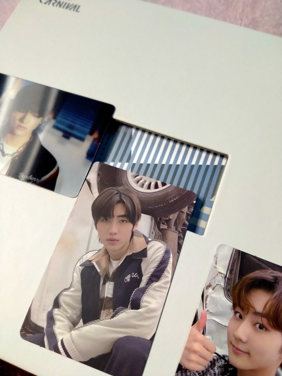 only4svtenha's tweet photo. π: #daevamails ΰ·
I ordered sa main ko, border:carnival came home ! nung isang araw pa dumating pero now lang ako nakapag-post ! thank you @ph_kstore for the smooth transaction ! ang responsive pa ni seller so walang naging prob ! worth the wait talaga so much β€οΈ #PHKSFEEDBACKS https://t.co/aTpjKxgC8u