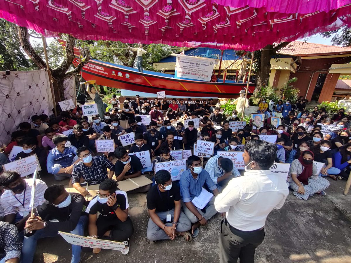 HarishKiradi's tweet photo. Save our college from the hands of eagles. 
#weboycottinstitute
#Bycottunscientificcommitee
#SaveFisheriesCollegeMangaluru
#Saveourfuture
#COFM https://t.co/p2PCtGJ4Jv