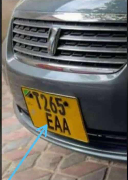 Kumbe sasa ivi tupo E ngoja niuze hili D nililonalo ninunue E wahaya tunaendaga na muda. 🤣🤣