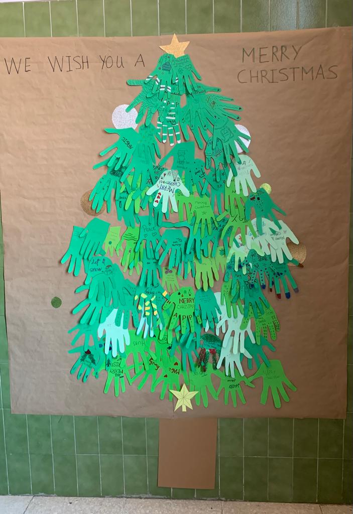 aula_vinci's tweet photo. #navidad #puertollano #ies #merrychristmas #wewishyouamerrychristmas #christmastime https://t.co/dsJW6XcoLP