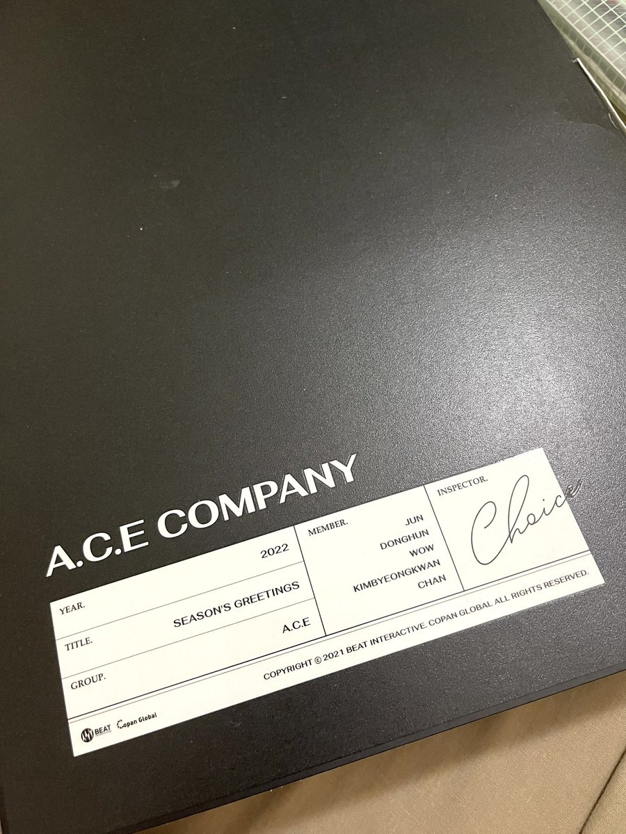 ShiningStarACE's tweet photo. 에이스 2022 시즌 그리팅 도착했슴돠😍
사진 진짜 짱짱이뽀ㅠㅠ❤️
#에이스 #에이스_컴퍼니 #ACE #ACE_COMPANY https://t.co/7mAMY7eDN0