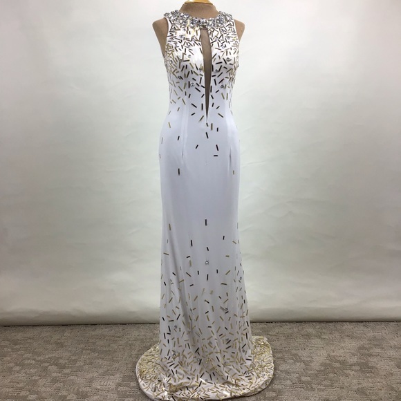 allybwilkinson's tweet photo. So good I had to share! Check out all the items I'm loving on @Poshmarkapp #poshmark #fashion #style #shopmycloset #johnathankayne: https://t.co/x0JVNEZeh4 https://t.co/OQVNhLZ5lF