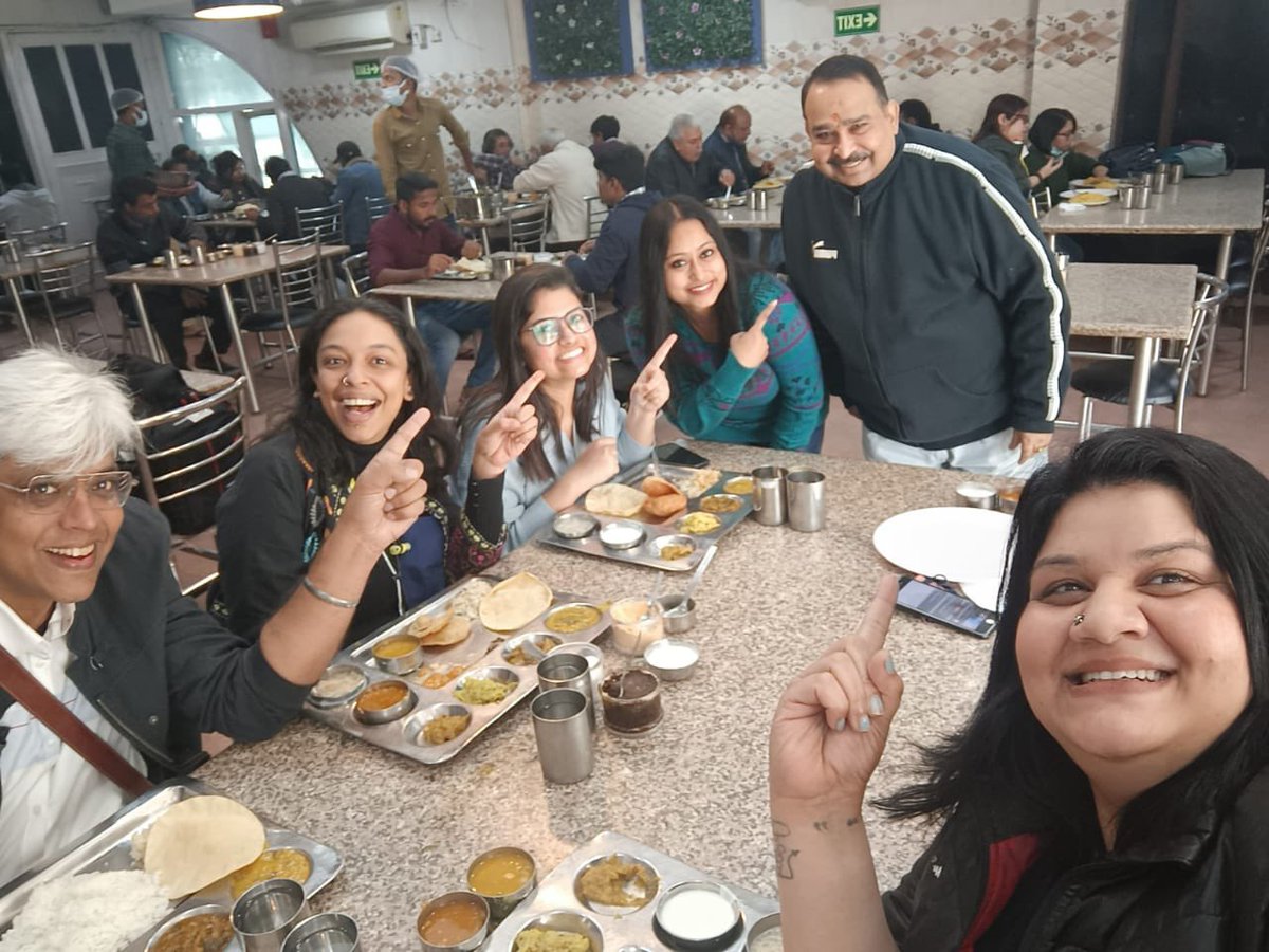 SharatB's tweet photo. Agar #AndhraBhawan aap ke liye mandir hai , toh Mr Satyam is dham ke trustee hai . Dekha toh hogi hi aapne inhe 👇. Thank you @nehathakar @debarati @altzina @debarati_27 https://t.co/XBJb7jB50x