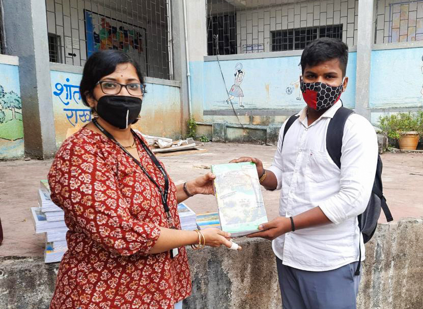 CSR_Persistent's tweet image. #342 Persistent employees donated for School Kit Drive this year, supported 2520 students across 12 Schools in Pune, Nagpur, Bengaluru, Hyderabad, and Goa with 10+ items like notebooks, workbooks ,mats, sweaters, hearing aids etc. #CSR #PersistentFoundation