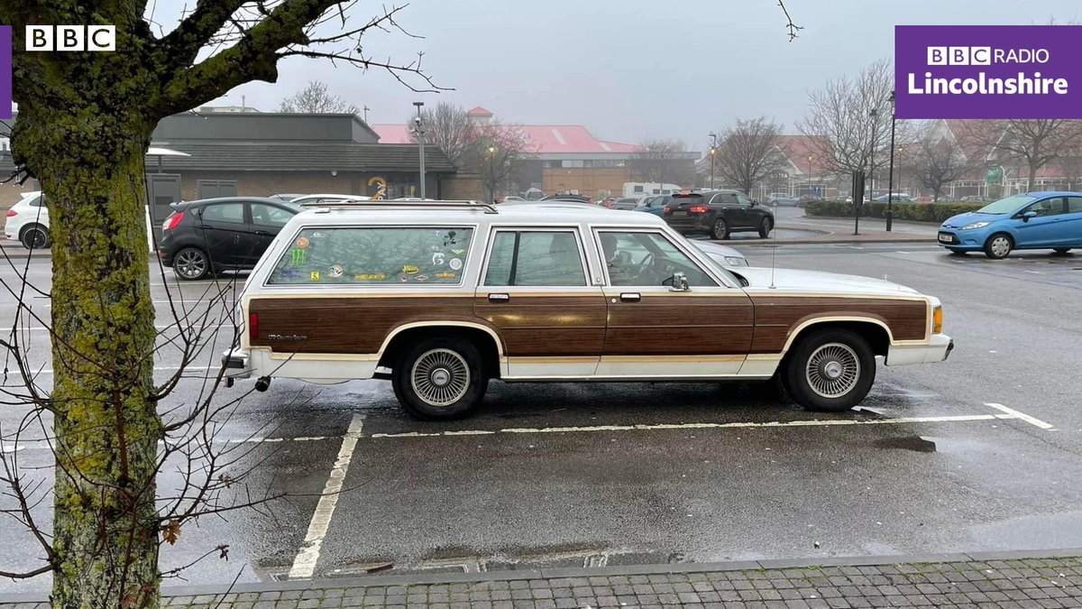 BBCRadioLincs's tweet photo. 👀 Clark W Griswold spotted in Lincoln... name that film! 📽️

📸 Mark Sugden

All the Christmas music you love ➡️ https://t.co/2yBK97PGgz 🎄🎅✨ https://t.co/zRaze1vShv