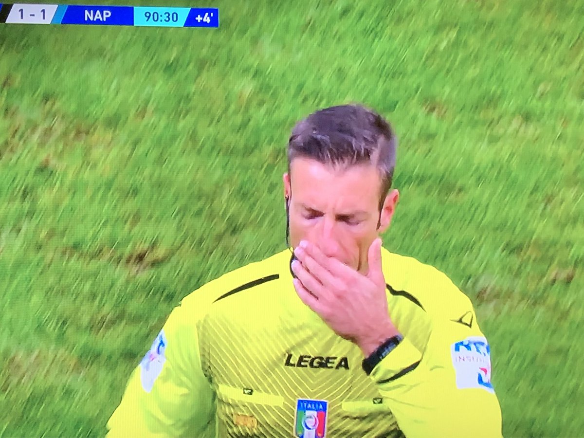 Probabilmente esagerato parlare di #camorra ma quanto accaduto in #MilanNapoli qualche dubbio lo fa venire, quantomeno dal punto di vista sportivo. Avrei voluto vedere cosa sarebbe successo se fosse avvenuto a parti invertite... #VAR