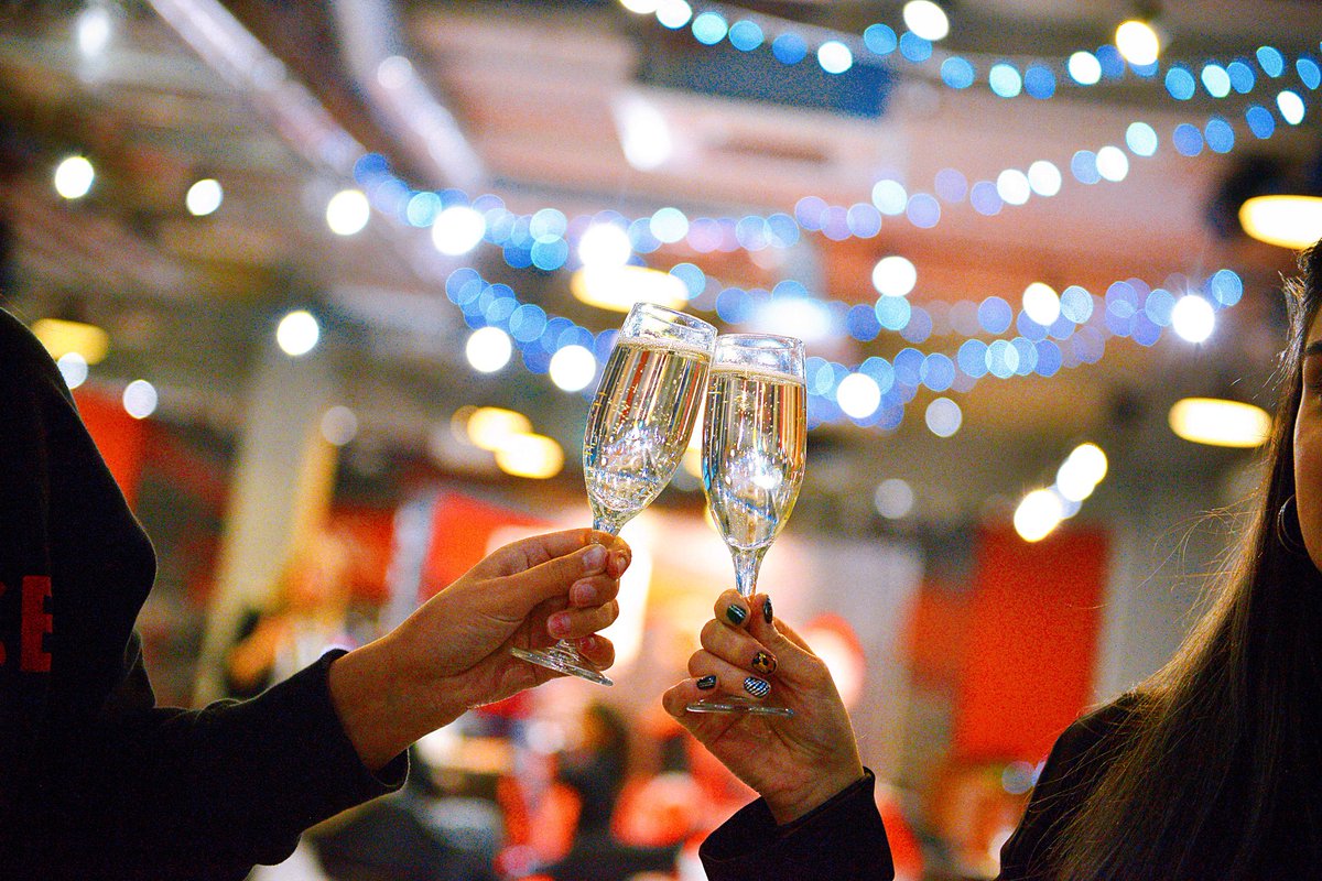 Day 20 of 24. Finishing this year &amp; starting 2022 in HF style? You’ve got it! 😍 Win an overnight stay for 2 on New Year’s Eve with breakfast and dinner at @Cafefootballuk. All you have to do is follow <a href="/hotelfootballuk/">Hotel Football</a>, like &amp; retweet! #HFChristmasCountdown 🎅🏻 

Good luck!🤞🏻