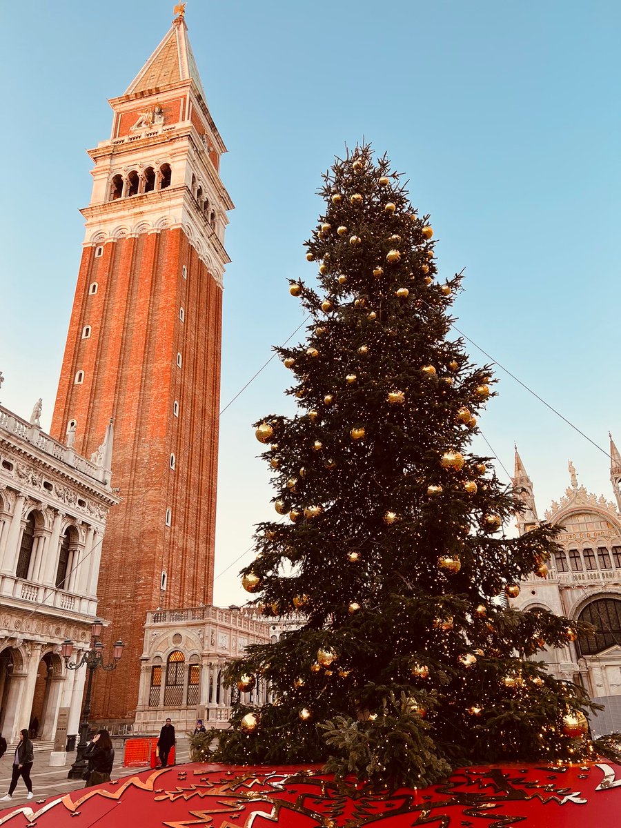 DaBrunoVenezia's tweet photo. A #Natale ✨ siamo aperti sia a pranzo che a cena: 11.00-23.00
Non perdete l’occasione di trascorrere il Natale a #Venezia!!

------

At #Christmas we are open both at lunch and dinner: h. 11.00 a.m.-11.00 p.m.
Don’t miss the chance to spend Christmas in #Venice!

#dabrunovenezia https://t.co/wqZ3hH55LF