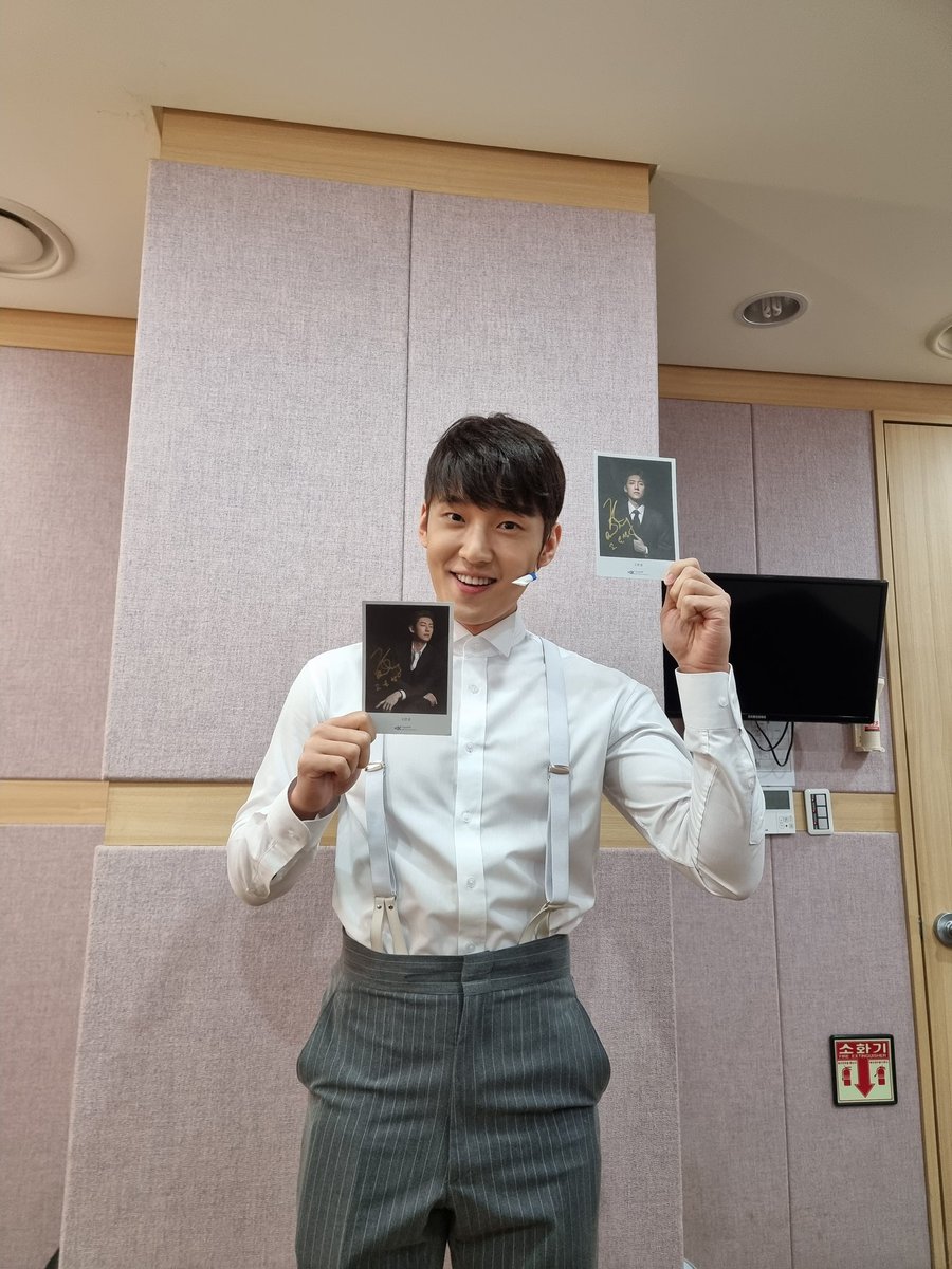 dkent_artist's tweet photo. [#고은성]

더블케이아티스트 인스타그램 계정에 
업로드 된 사진도 원본 크기로 올려드립니다 :) https://t.co/hNlIBNLrrY