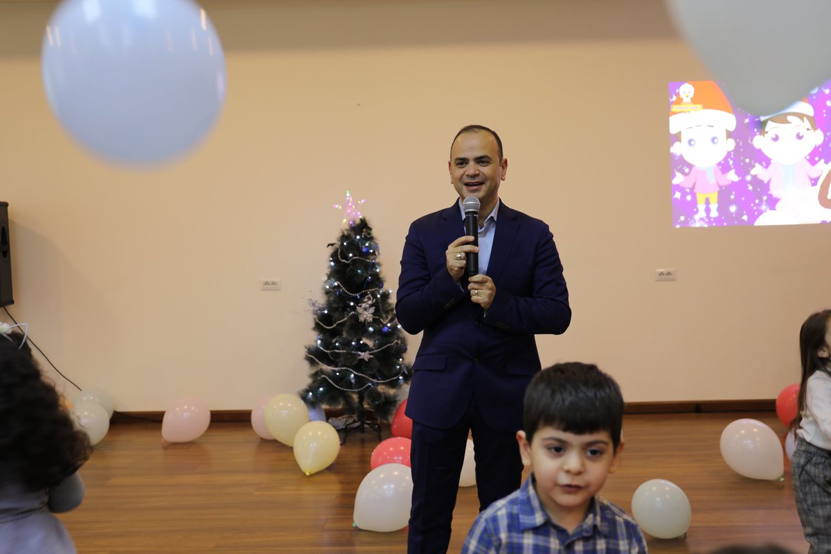 DiasporaGovAm's tweet photo. #RepatWeek just ended with an event for repat children. We loved seeing the smiles on their faces! More than 50 kids took part in our joyful New Year's Eve event in #Armenia! High Commissioner @zsinanyan wished them a peaceful and prosperous life in the homeland. #Christmas https://t.co/kuY7lUznh3