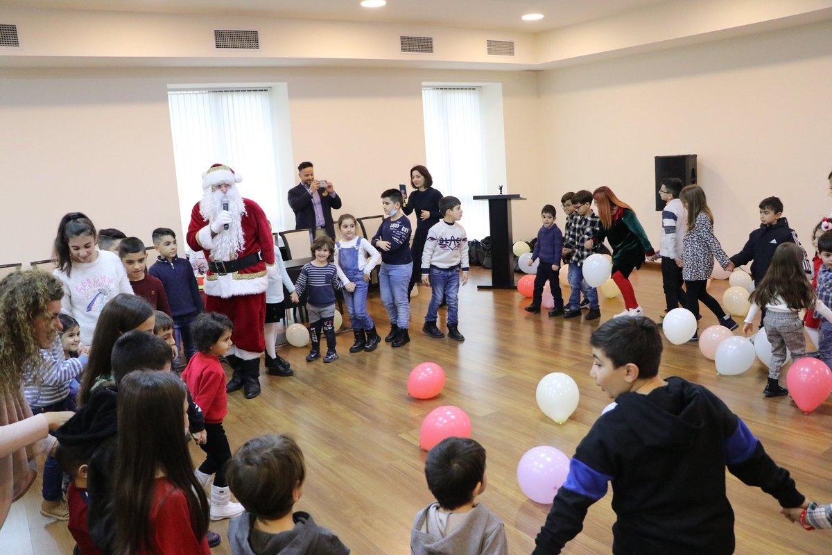 DiasporaGovAm's tweet photo. #RepatWeek just ended with an event for repat children. We loved seeing the smiles on their faces! More than 50 kids took part in our joyful New Year's Eve event in #Armenia! High Commissioner @zsinanyan wished them a peaceful and prosperous life in the homeland. #Christmas https://t.co/kuY7lUznh3