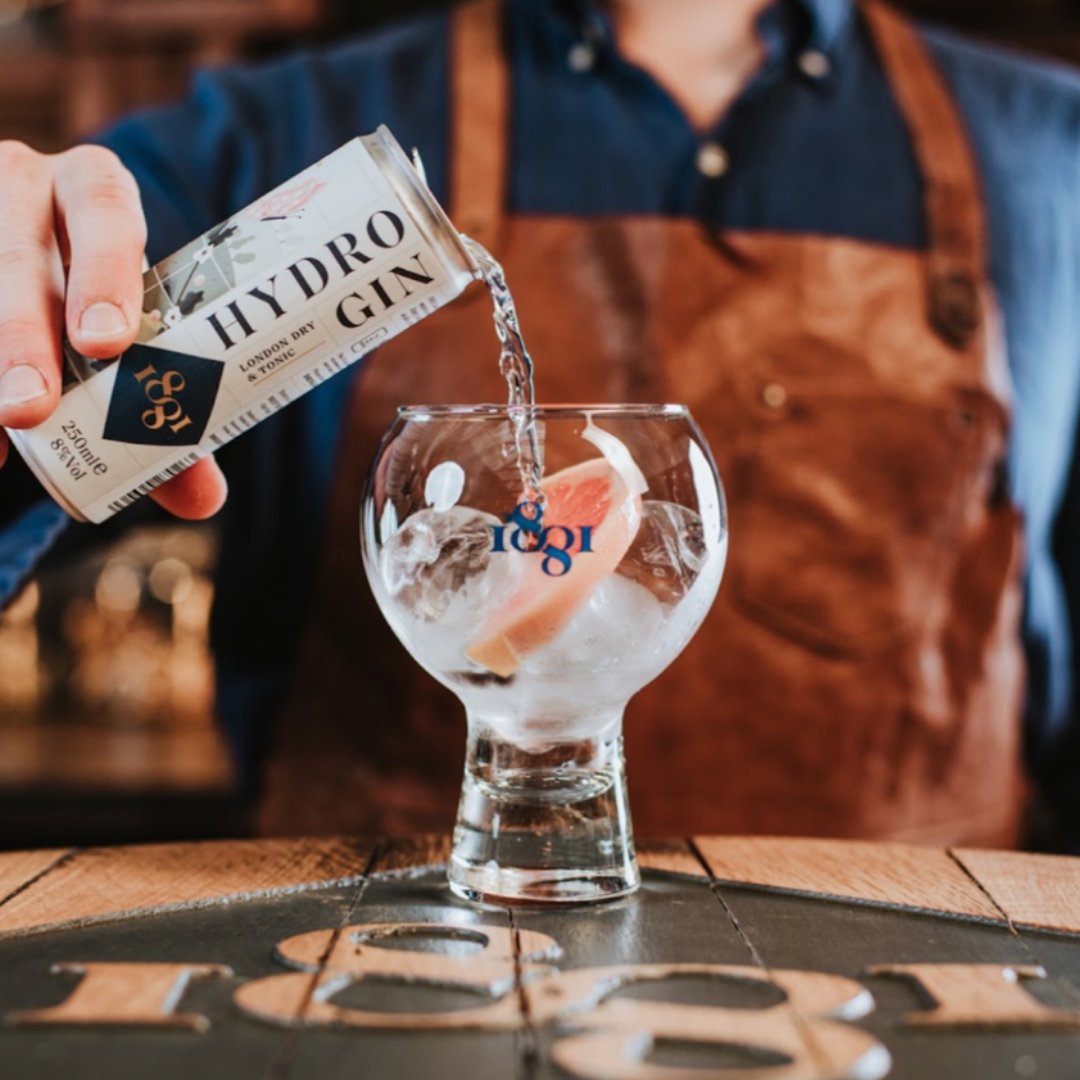1881Distillery's tweet photo. Our final call for delivery! 🎄 

Still searching for that perfect gift? We’ve got just the thing! 

Our gift packs, cans and bottled gins are the perfect present for any gin lover! 

Shop now here: https://t.co/imqKvZuTzj

(Cut off midnight tonight) https://t.co/oIhr3jgsQa