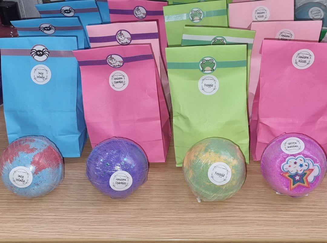Looking for those last minute stocking fillers?
@P&amp;K Aromas have  Toy Bath Bombs which are also perfect for those Christmas Eve Boxes 🎁
Available for £4 each or 2 for £7!!!