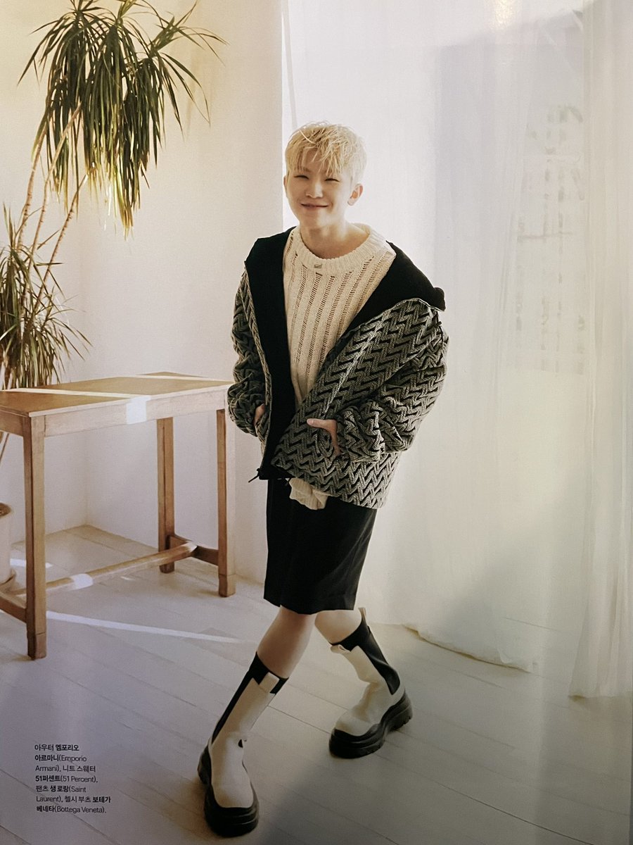 jju_bbyo's tweet photo. 마리끌레르 1월호 세븐틴 #우지 https://t.co/EisagEaxth