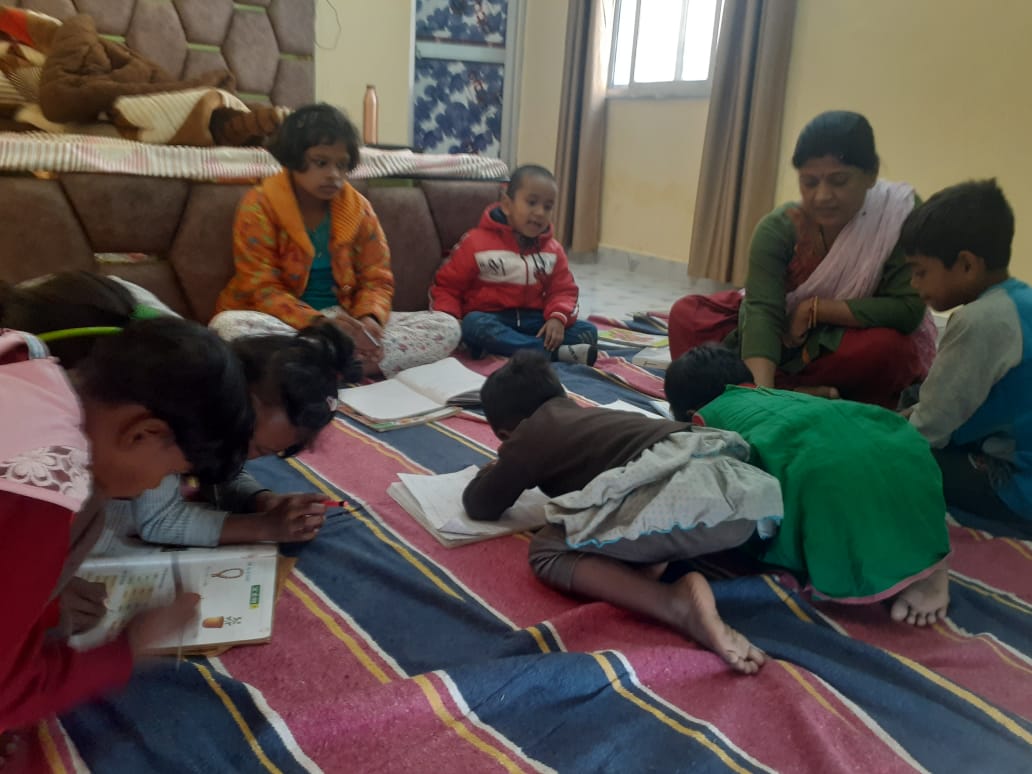 saathfndn's tweet photo. 10th and 12th December 2021
#saathfoundation@Ranchi@jaridih,phusro
Our regular free education class@Mrs Sunita singh@Sunil singh ji ,Ranchi🙏@Tulsi ji,jaridih 🙏
#saathfoundation #FreeEducation #FreeEducationClass #helpinneed #helpinghands #helping https://t.co/VFw5nIEiIa