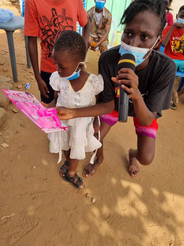 PearlSafeHaven's tweet photo. Thank you @Geodrill_GH for your constant support with our shelter and community activities. With your support this Christmas, the Pearl team was able to provide additional entertainment activities with prizes for the young children in chorkor . #geodrill  #christmasspirit https://t.co/ARRwc1cTxD
