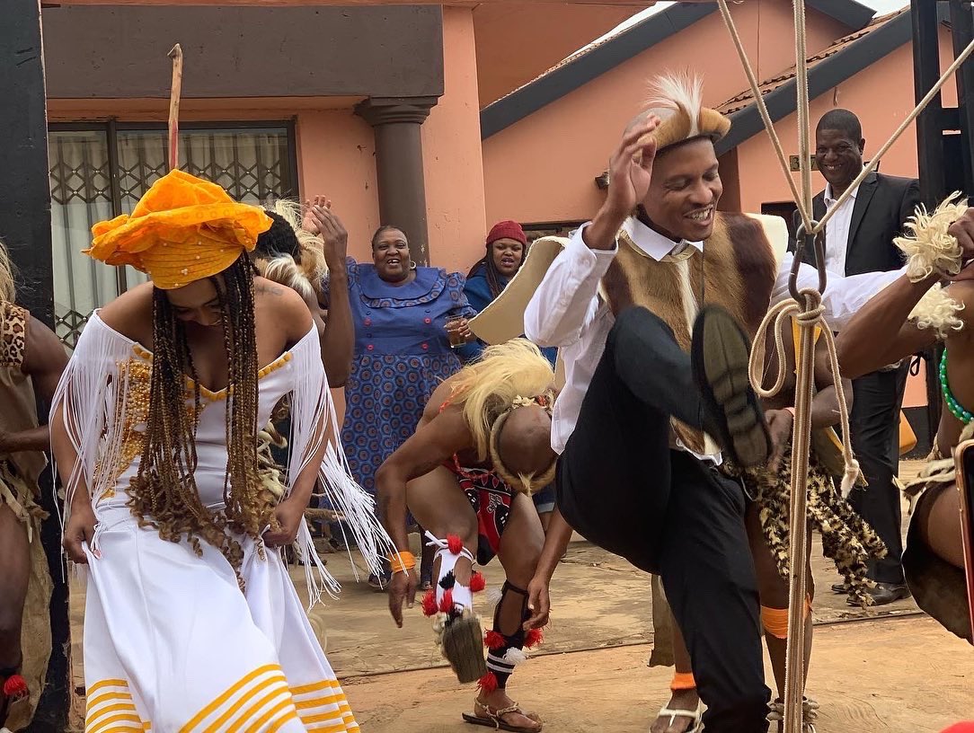 MasheanePopo's tweet photo. ππππππππππππ #FamilyWedding #Dumi&Siziwe #Life/Light/Love #UMABO π€©πππ
β¦ and now these three remain: faith, hope and live. But the greatest of these is LOVE π§‘ππ€ https://t.co/KmlAHQUNQK