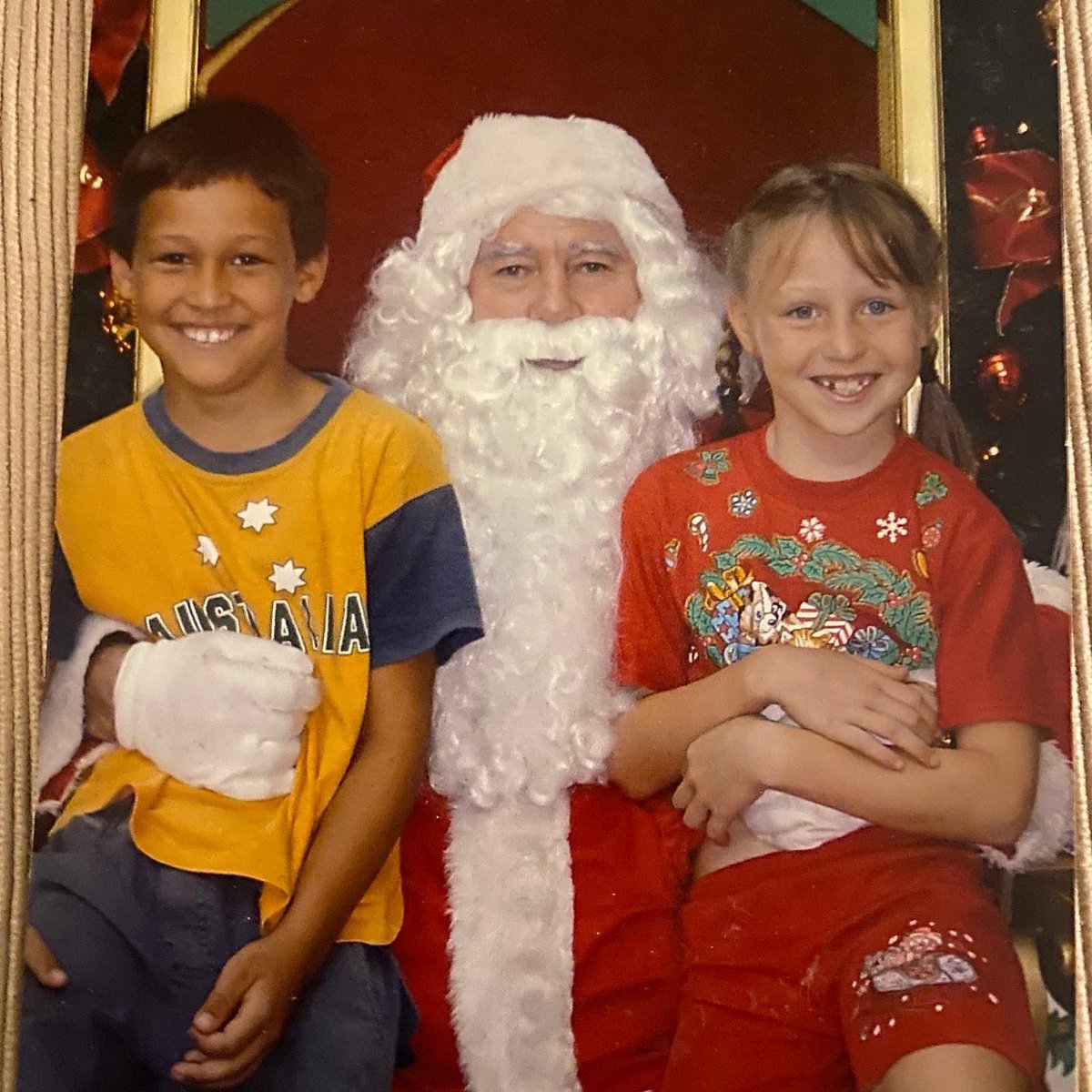 sc_lightning's tweet photo. 🥰🎄Who doesn’t love a flashback Santa photo!🎅
Can you guess who these cuties are?! #santaphoto #flashback https://t.co/hcm27EOnSt