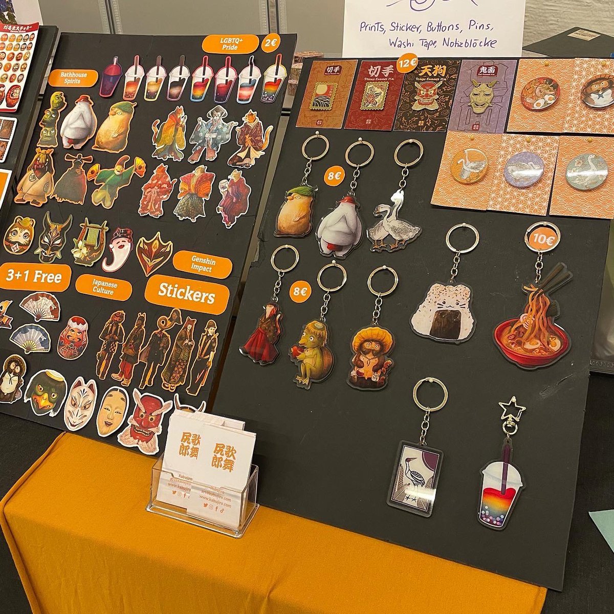 KabujiroK's tweet photo. We organized our own little Christmas market / Artist Alley and it was so much fun! https://t.co/XGuQWZskCR