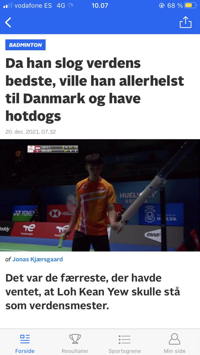 JKjaersgaard10's tweet photo. Loh er god til badminton. Rigtig god. Han basker alle danskerne. Og så elsker han hotdogs. Lær den nykårede verdensmester at kende her.

https://t.co/c2k0OJYgsV

#baddk #BWC2021 #badminton #Huelva2021 https://t.co/S2lX5g3yuf