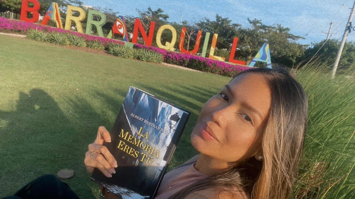 Porque los libros están para ser leídos y los océanos para ser cruzados. #lamemoriaerestú llega a #barranquilla #colombia