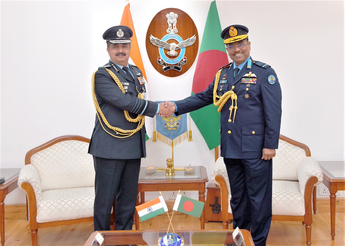 IAF_MCC's tweet photo. Air Chief Marshal Shaikh Abdul Hannan, Chief of Air Staff, Bangladesh Air Force called on Air Chief Marshal VR Chaudhari #CAS at Air HQ today. Issues of mutual interest &amp; avenues to enhance bilateral defence cooperation were discussed during the meeting.
#IAF 
@BD_Air_Force https://t.co/lNQ7SiGAVx