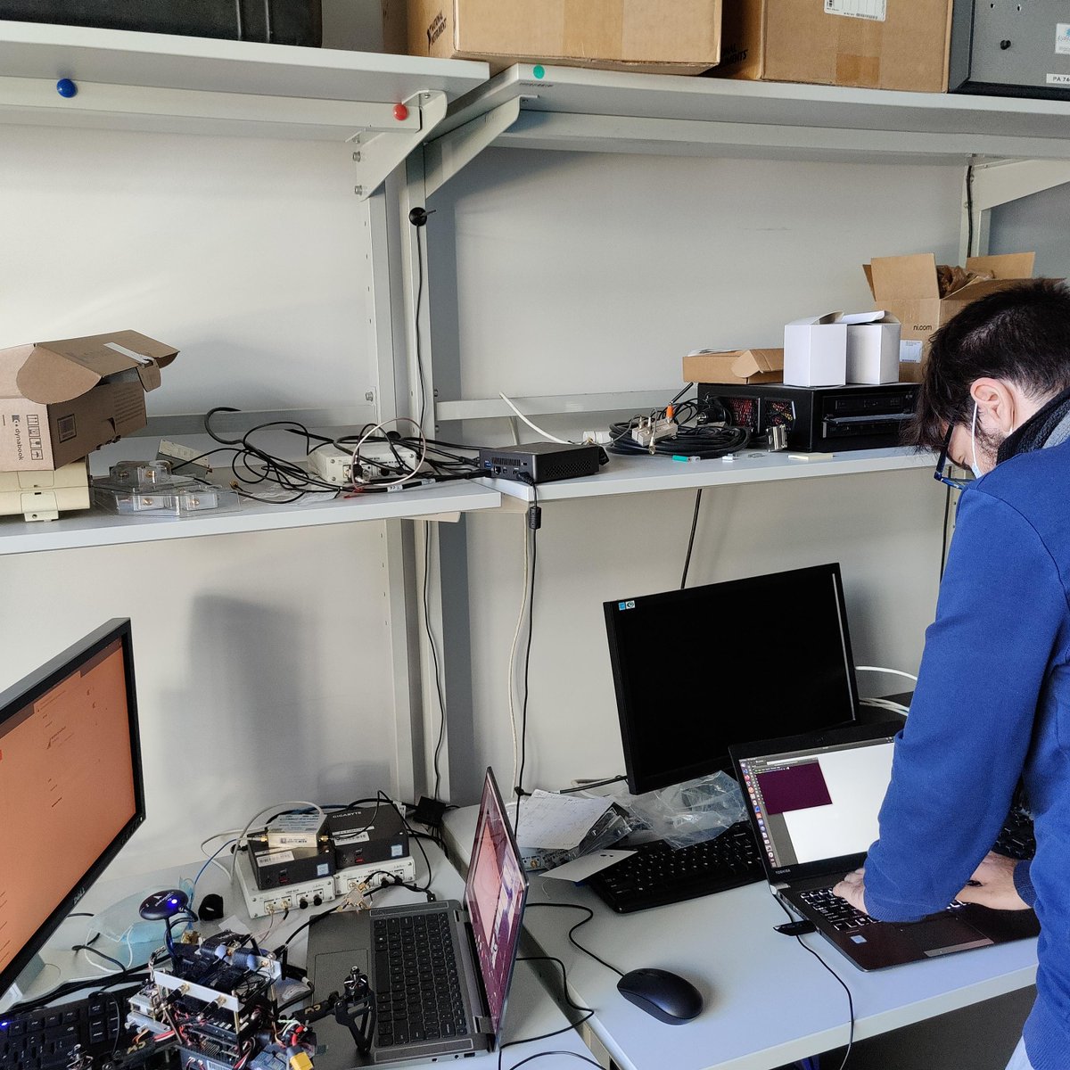 #LearnAbout5GDrones: Last Friday, 5G!Drones partners from <a href="/AirbusDefence/">Airbus Defence</a>, <a href="/involi_ch/">INVOLI</a>, <a href="/CafaTech/">CAFA Tech</a>, @robots_expert, <a href="/EURECOM/">La Com EURECOM</a>  worked in three different labs discussing 5G!Drones #trials in EURECOM facilities. 
Stay tuned for more information about the 5G!Drones trials!
<a href="/5GPPP/">5GPPP</a>