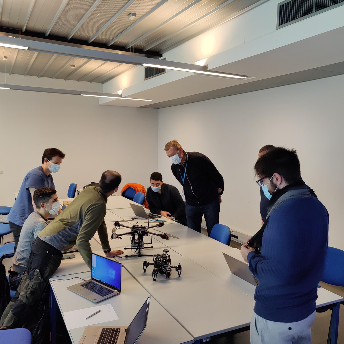 5gdrones tweet media