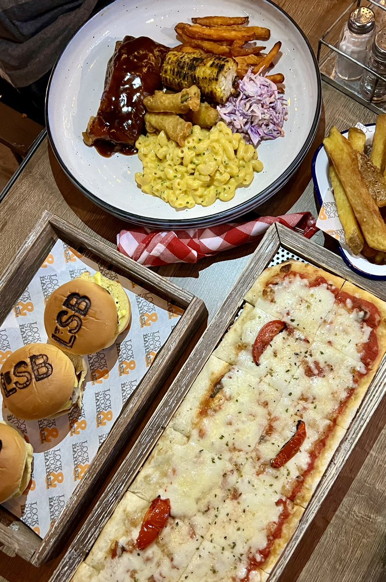 JoBrettAD's tweet photo. NEW in Abu Dhabi - Yas Bay waterfront is now home to party bar #LockStockandBarrel 🍺 The industrial style bar is popular in Dubai for its live music, pub style food, Friday brunches and daily happy hours @yasisland #yasbaywaterfront #abudhabi #uae https://t.co/aODTel3iVm