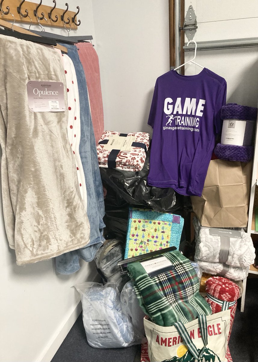 MaryAndrecolich's tweet photo. #WeAreRIA Many thanks to the @GAMETraining crew for the brand new blankets for my RIAAmazing students!! #RIACommunity #RIAFamily #RIAHolidayEvent #RIAGrateful @MaryAndrecolich @RCSDRIA @drpeluso https://t.co/3iBGHt7P3S