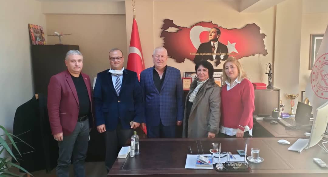 Okul Aile Birliği üyelerimiz eğitimde kaliteyi yükseltmek içinAHENK Projesi kapsamında Konyaaltı İlçe Kaymakamı Sayın Kamil KÖTEN ve  Konyaaltı İlçe Milli Eğitim Müdürü Sayın Halil ÜNAL ile verimli  bir görüşme gerçekleştirdi.
<a href="/konyaaltimem/">Konyaaltı İlçe Milli Eğitim Müdürlüğü</a> <a href="/antalyaahenk/">AHENK</a> #Ahenk <a href="/antalyamem07/">Antalya İl Millî Eğitim Müdürlüğü</a>