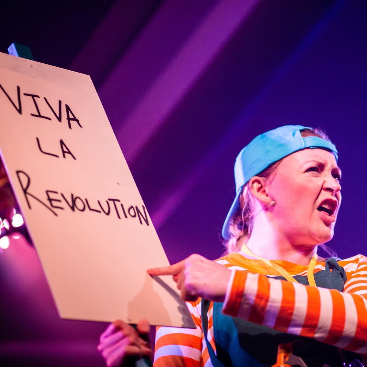 Three shows of <a href="/MiddleChildHull/">Middle Child</a> panto today. You can catch Rapunz’ull at:

12pm, 3pm and 6pm ✨

🎟 bit.ly/MCPanto2021

Top banana that 🙌

📸 Studio Blue Creative