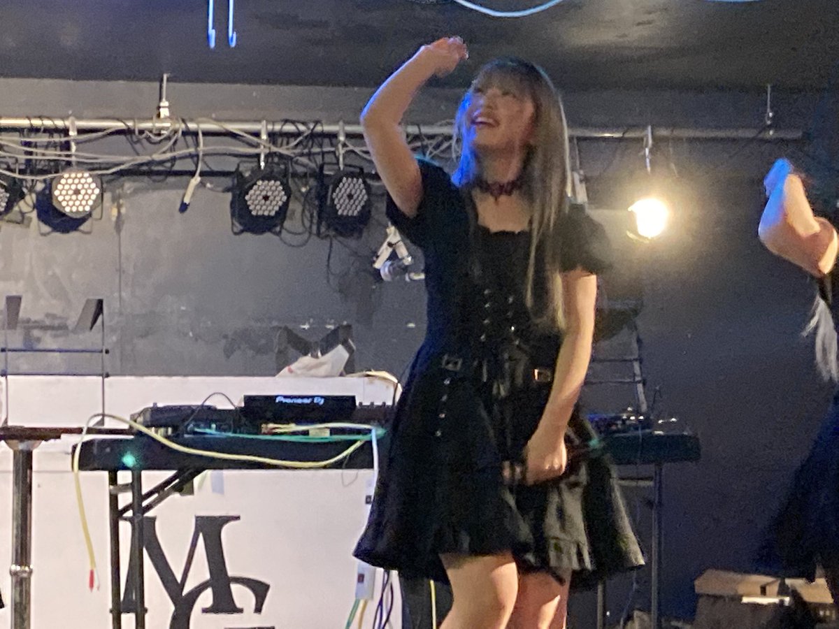 yasuchan_main's tweet image. 西新モノグラムでのライブより デュアプレ 麻衣ちゃん
#デュアプレ
#DualExpression
#柊麻衣