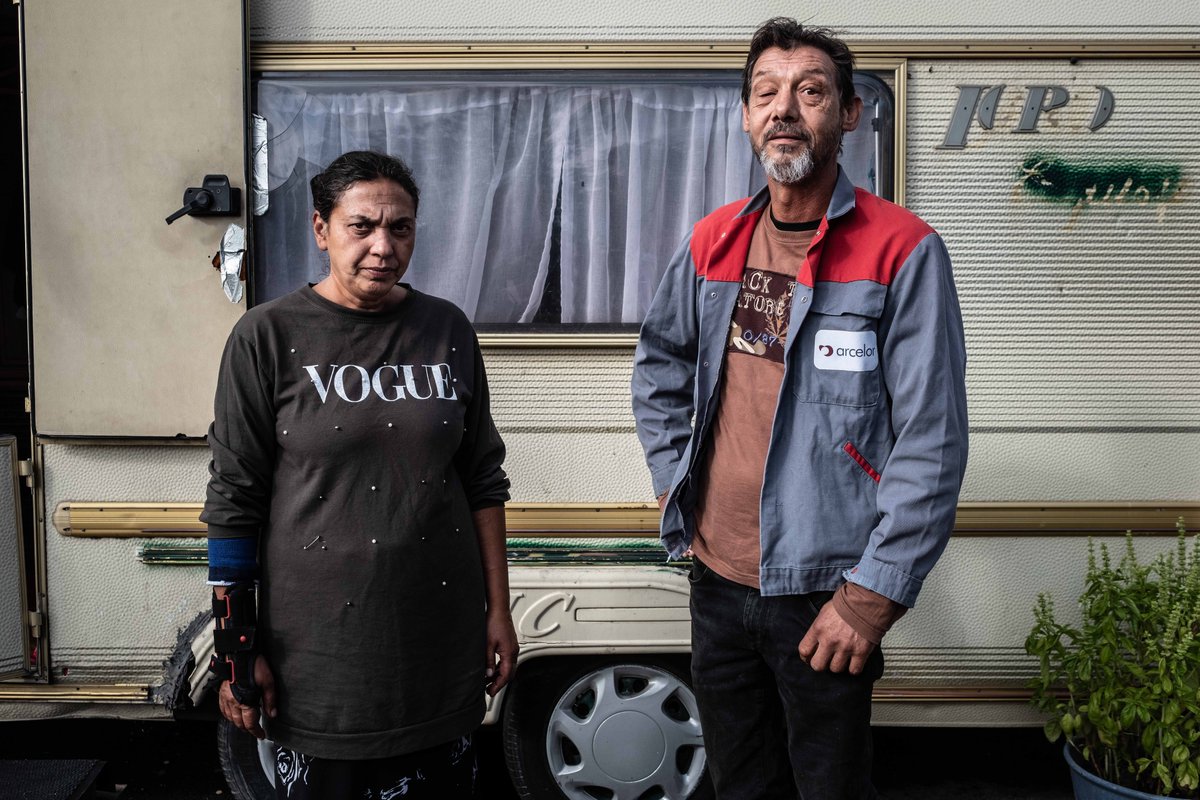 BenArtCore31's tweet photo. 20/12/2021 : Après leur expulsion en Juin dernier, cette famille a trouvé refuge dans une ancienne "Aire d'accueil" des gens du voyages - Ce matin, la police est passée leur demandant de partir aujourd'hui pour 14h.
Pour aller où ? ... (à suivre).
📷ben art core | Hans Lucas https://t.co/wLLbFNFMTM