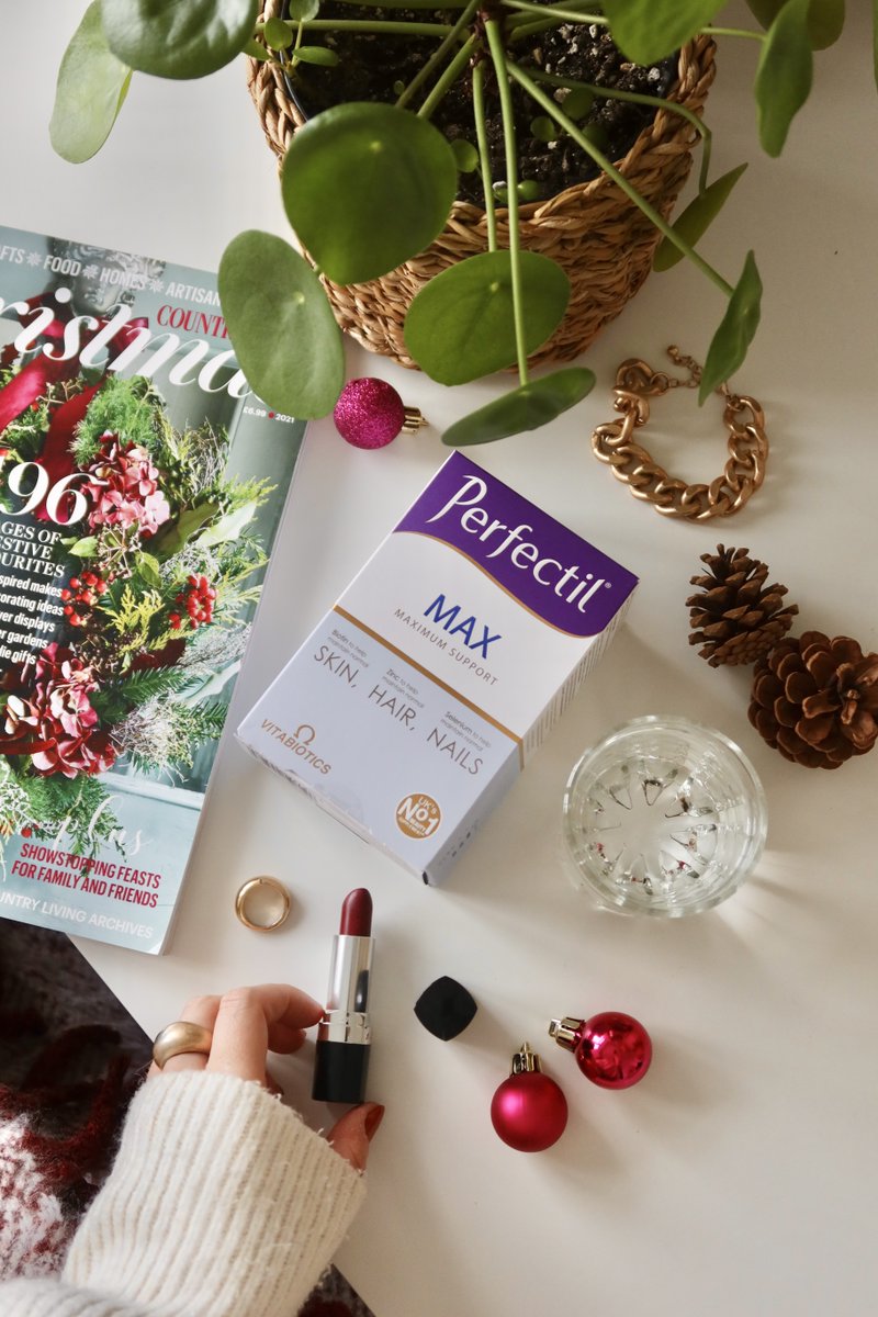 vitabiotics's tweet photo. If you're still hunting for the perfect gift... Our #Perfectil range can be the perfect gift for a Christmas stocking! How's your gift shopping going?
#PerfectilOriginal #FindYourPerfectil #BeautyFromWithin #Vitabiotics #ChristmasGiftGuides https://t.co/1B3Vp9Rg6b