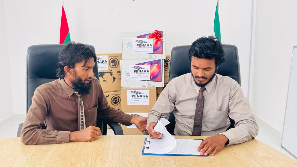 NMiladhooFNK's tweet photo. ފެނަކަ ސީ.އެސް.އާރ ގެ ދަށުން ، ނ. މިލަދޫ ސިއްޚީމަރުކަޒަށް ބޭނުންވާ 6 އެއަރކޮންޑިޝަނަރ އަދި 2 ކޮމްޕިއުޓަރ ސިސްޓަމް މިއަދުވަނީ ހަވާލު ކުރެވިފައި. މިލަދޫ ސިއްޚީމަރުކަޒުގެ ފަރާތުން މި ތަކެއްޗާ ހަވާލުވެލެއްވީ ސީނިއަރ އެޑްމިނިސްޓްރޭޓަރ އަލްފާޟިލް އިލްޔާސް ޢަބްދުއްޞަމަދެވެ. 
#ޓީމްފެނަކަ https://t.co/SGJ7NPyHUX