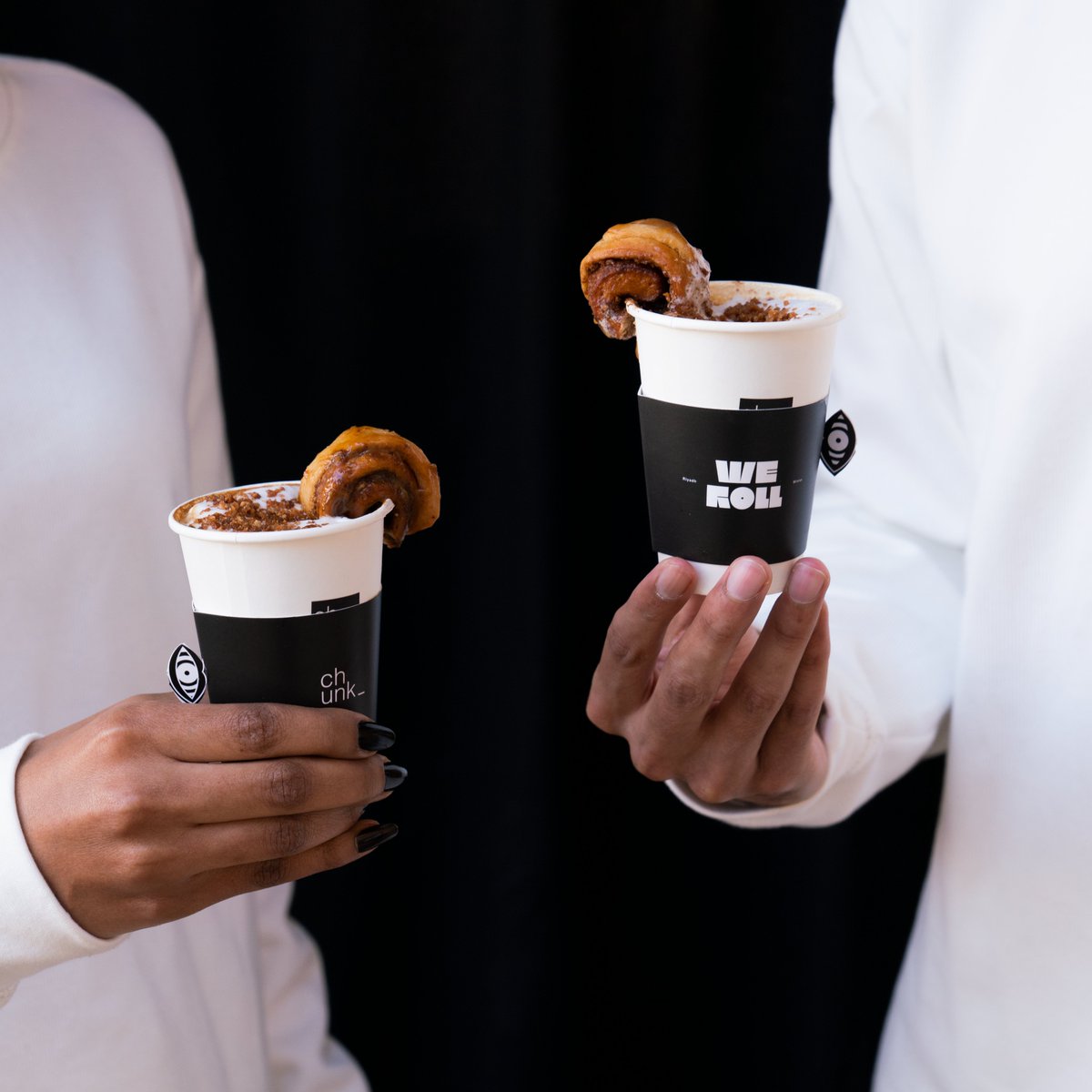hello_chunk's tweet photo. BOOST YOUR MONDAY WITH OUR CINNAMON CAPPUCCINO...! #WE_ROLL #hello_chunk
جربتوا تغمسون السينامون رولز في الكابوتشينو …؟! https://t.co/HPK6rizjrx