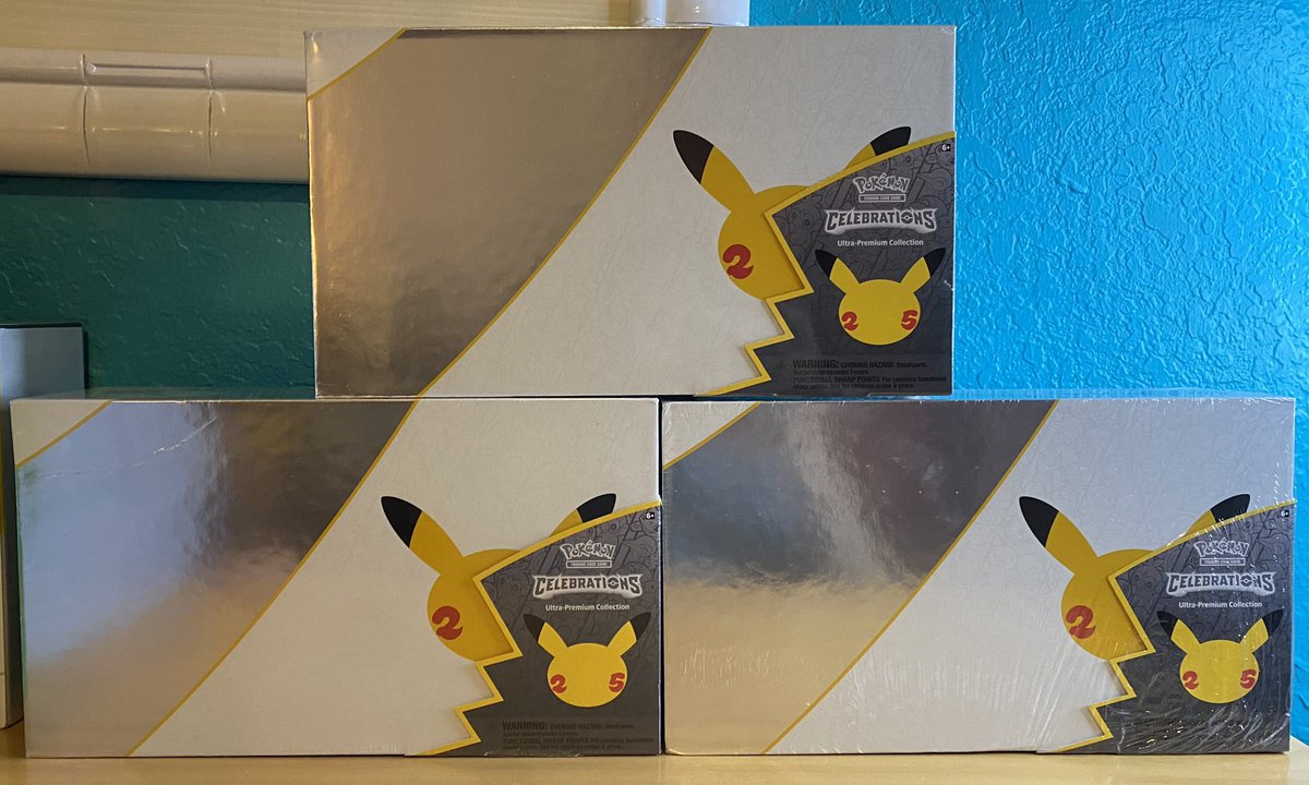 JavizGaming's tweet photo. #UPC GIVEAWAY 🔥
We’re giving some heat to the community! 🔥

How to enter: 
-Follow @MetroPoke @Javizgaming
-Retweet
-Tag 2 friends 

Winner drawn 12/25!

 #pokemon #pokemoncelebrations #pokemonTCG https://t.co/aRZZGX7hLD