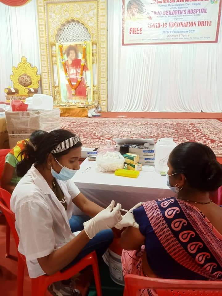 sssso_mah_goa's tweet photo. Aum Sri Sai Ram
With Blessings of #SriSathyaSai, Sri Sathya Sai Seva Organisations, Mumbai Metro Region has organised Covid Vaccination on 20th & 21st December 2021 at Alibaug, District Raigad.
@SaiMessengers
@ssssoindia
#SSSSOIndia #SSSSO_MMR #vaccination #LoveAllServeAll https://t.co/D1T3NbdoQJ