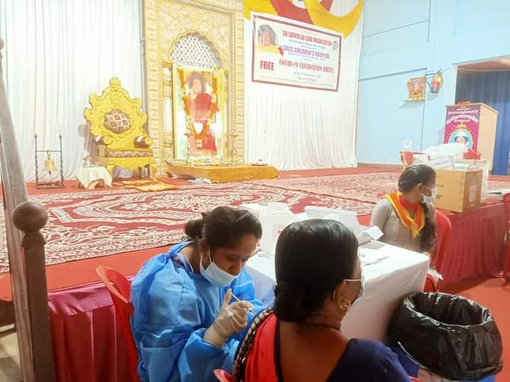 sssso_mah_goa's tweet photo. Aum Sri Sai Ram
With Blessings of #SriSathyaSai, Sri Sathya Sai Seva Organisations, Mumbai Metro Region has organised Covid Vaccination on 20th & 21st December 2021 at Alibaug, District Raigad.
@SaiMessengers
@ssssoindia
#SSSSOIndia #SSSSO_MMR #vaccination #LoveAllServeAll https://t.co/D1T3NbdoQJ