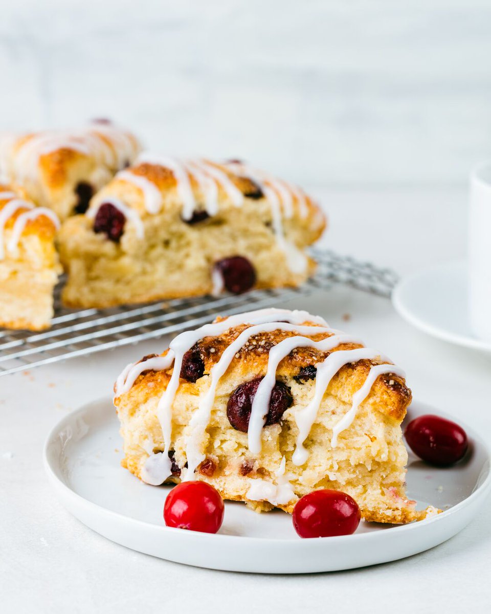 For a Christmas morning treat the adults can enjoy, try out our Cranberry Scone recipe. They are sweetened with our organic raw cane sugar and make the best pairing to coffee. 

Recipe: chsugar.com/recipe/cranber…