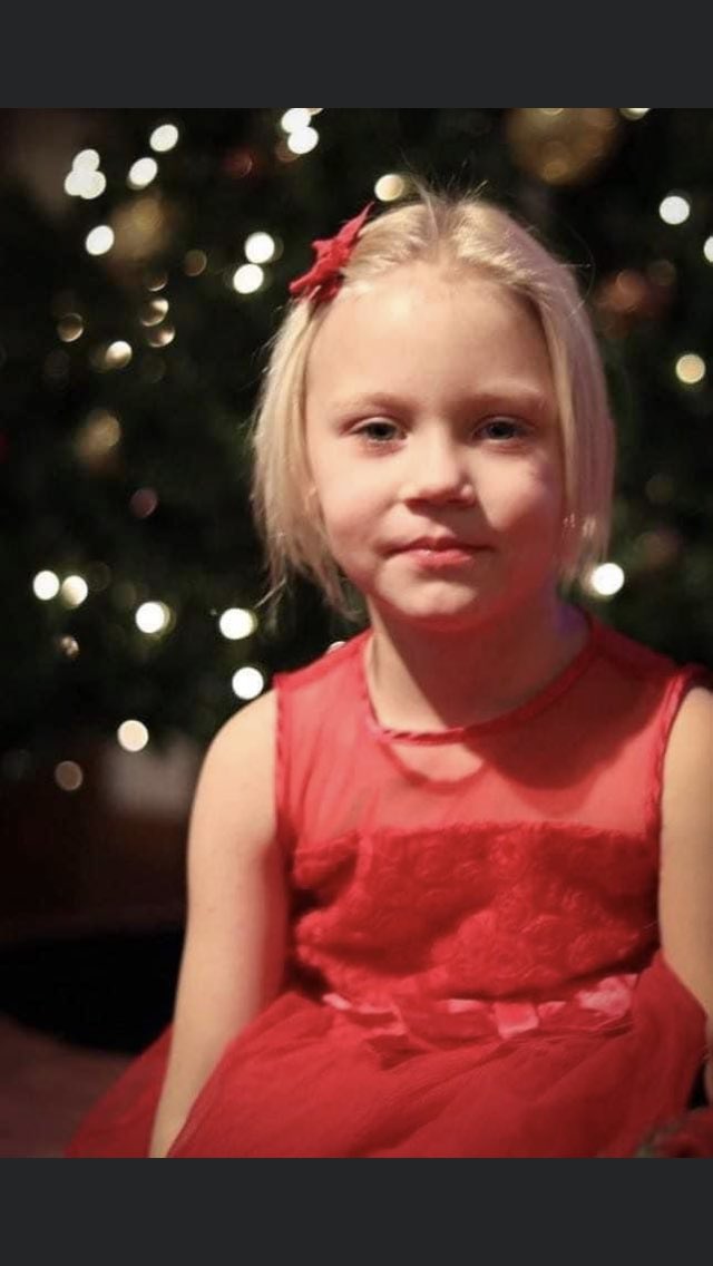 Tamatha57088299's tweet photo. #Summerwells ❤️💚 5 Days til Christmas! 6 months and 5 days you been missing. Every day, all day, I pray this will be the day. 🙏 Praying where ever you are, you are warm and not hurt. Please Bring Summer home❤️💚 1-800-TBI-FIND https://t.co/tdL4kLDGf1