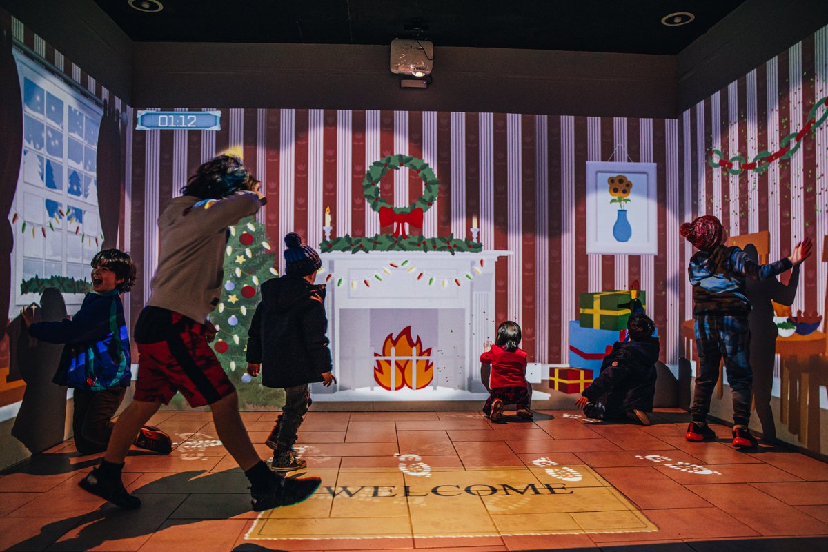 SouthportBID's tweet photo. Christmas week in Southport is underway 🎅

There's still plenty of reasons to come to town and visit some of our amazing businesses.  More information on The Gingerbread Trail and other activities at ➡ https://t.co/PBRejpPv1X 

#southportchristmas https://t.co/3CK5h6KdU5