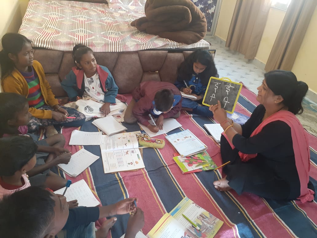 saathfndn's tweet photo. 17th December 2021
#saathfoundation@Ranchi
Our regular free education class@Mrs Sunita singh@Sunil singh ji ,Ranchi🙏
#saathfoundation #FreeEducation #FreeEducationClass #helpinneed #helpinghands #helping https://t.co/ca4VwXNuXI