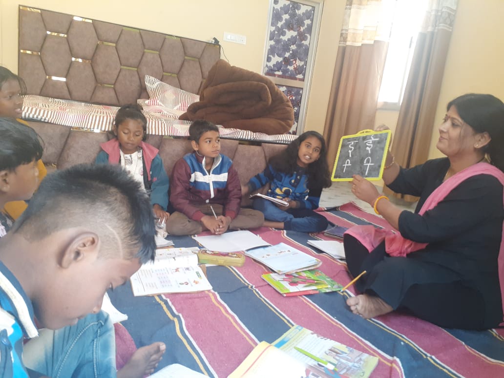 saathfndn's tweet photo. 17th December 2021
#saathfoundation@Ranchi
Our regular free education class@Mrs Sunita singh@Sunil singh ji ,Ranchi🙏
#saathfoundation #FreeEducation #FreeEducationClass #helpinneed #helpinghands #helping https://t.co/ca4VwXNuXI