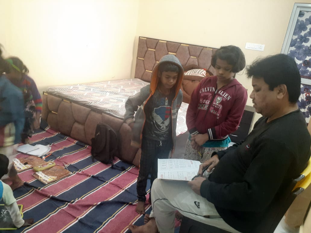 saathfndn's tweet photo. 19thDecember 2021
#saathfoundation@Ranchi
Our regular free education class@Mrs Sunita singh@Sunil singh ji ,Ranchi🙏
#saathfoundation #FreeEducation #FreeEducationClass #helpinneed #helpinghands #helping https://t.co/vvvRIXe0id